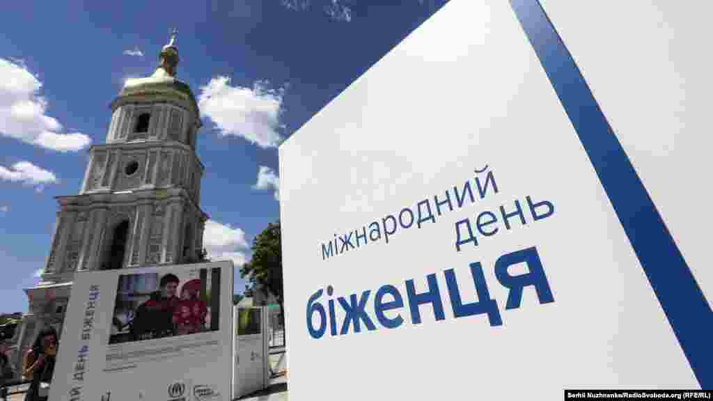 За майже три роки російсько-українського конфлікту на Донбасі і анексії Криму в Україні з'явилася нова соціальна верства населення – внутрішньо переміщені особи (ВПО), простими словами – переселенці.