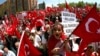 زیر فشار سکولارها، رجب طيب اردوغان از رهبران حزب عدالت و توسعه‌ اخیرااعلام کرد که معتقد به‌ جدايی دين از دولت است