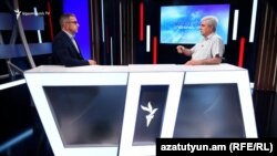 Степан Григорян (справа) в студии Азатутюн ТВ