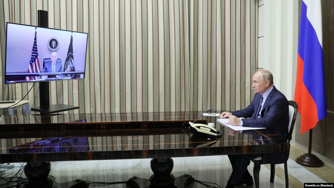 Джо Байден и Владимир Путин, переговоры по видеосвязи