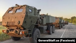 Украина колдонуп жаткан HIMARS реактивдүү артиллериялык системалары.